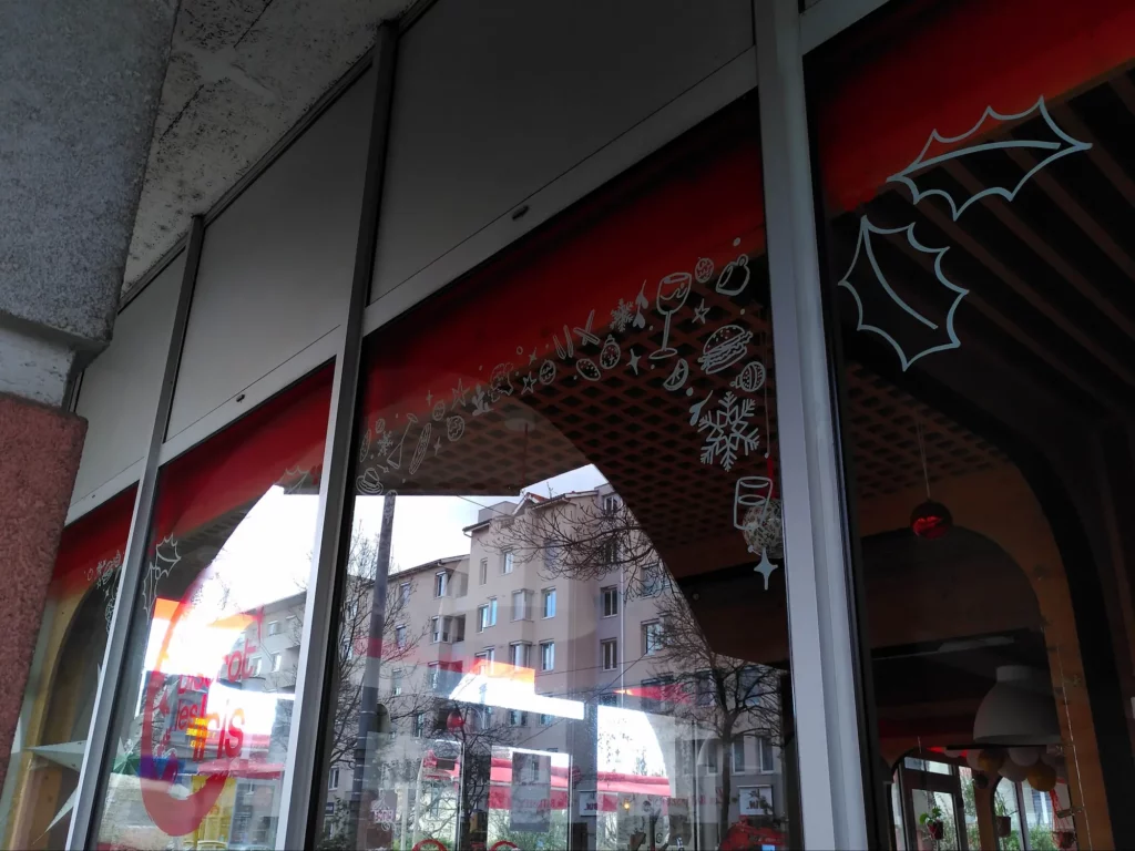Peinture sur vitrine_posca_restaurant