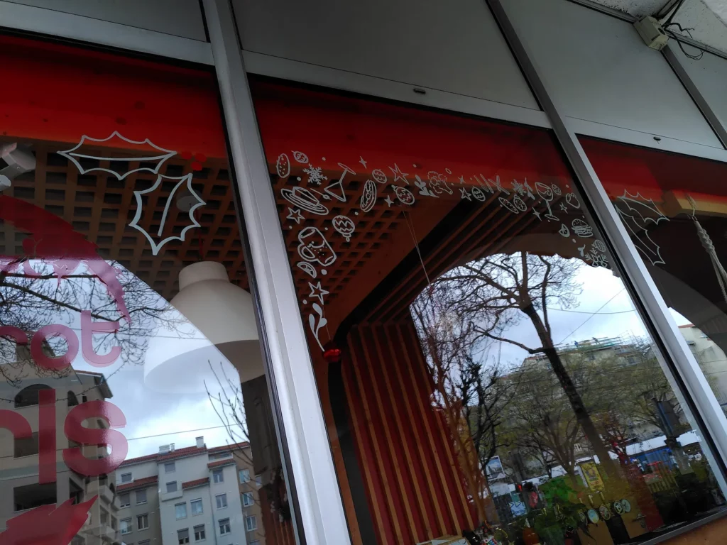 Peinture sur vitrine_posca_restaurant