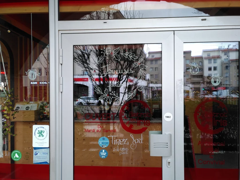 Peinture sur vitrine_posca_restaurant