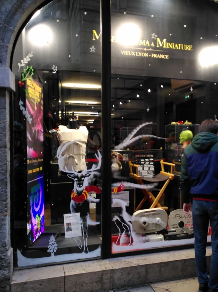 Vitrine Musée du Cinéma et de la Miniature